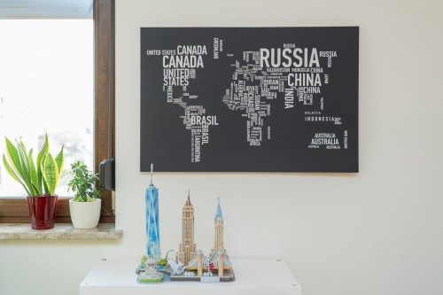 korkowa-mapa-swiata-czarna-60x90cm-na-sciane.jpg